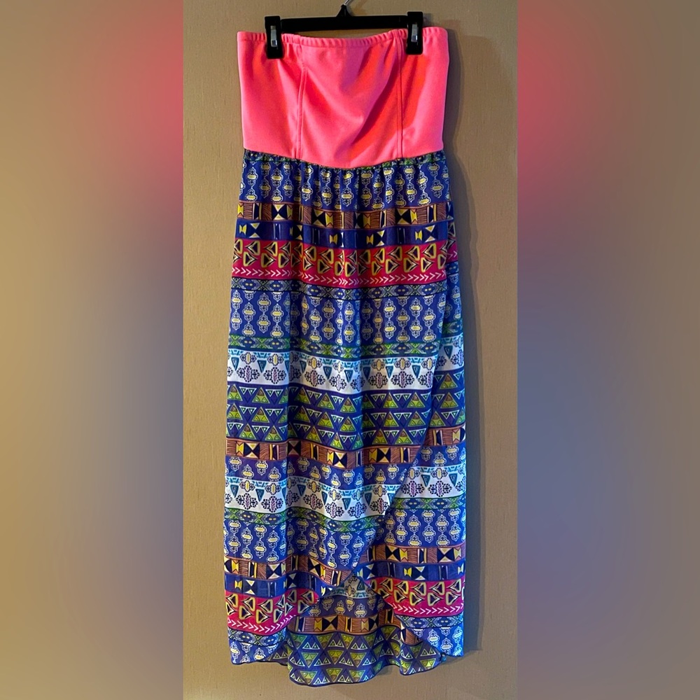 Rue 21 Strapless Dress, NWOT, Size L, Multi color.